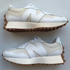 New Balance 327 Women's White Moonbeam Gum Sneakers Size 6